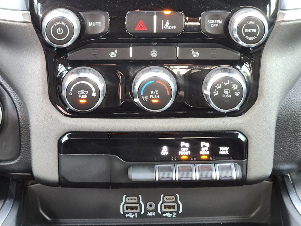 2025 RAM 1500 Big Horn Crew Cab 4x4 5'7' Box