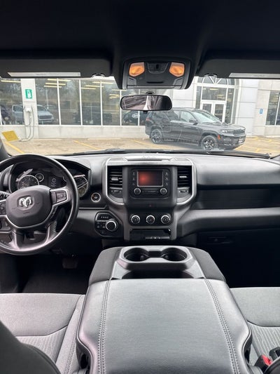 2022 RAM 1500 Big Horn Crew Cab 4x4 5'7' Box