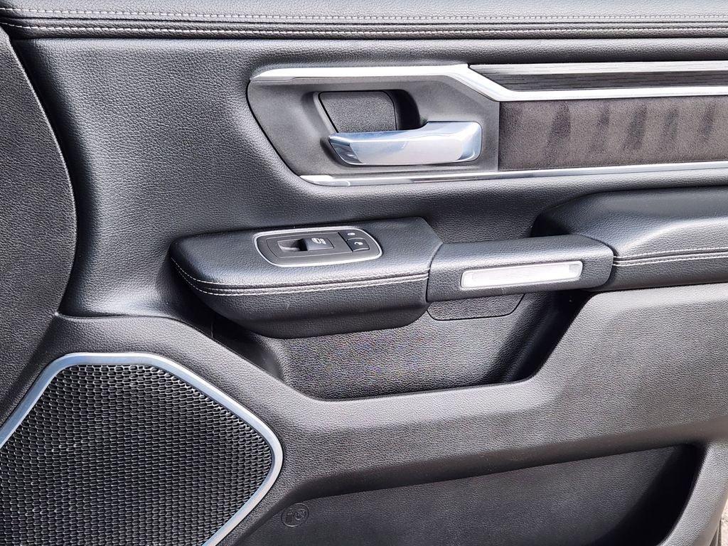 2023 RAM 1500 Laramie Crew Cab 4x4 5'7' Box