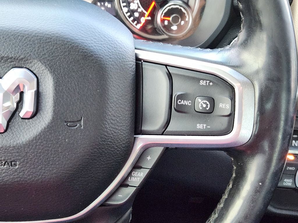 2019 RAM 1500 Laramie Crew Cab 4x4 5'7' Box