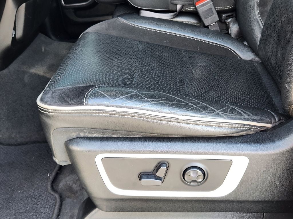 2019 RAM 1500 Laramie Crew Cab 4x4 5'7' Box