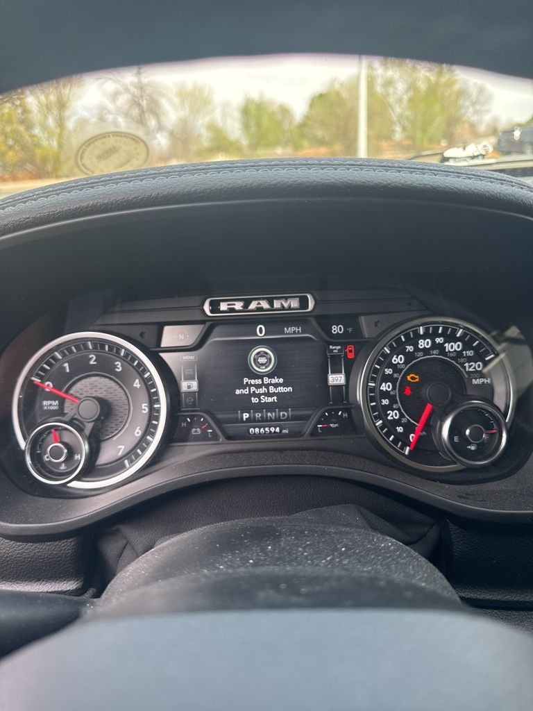 2019 RAM 1500 Laramie Crew Cab 4x4 5'7' Box