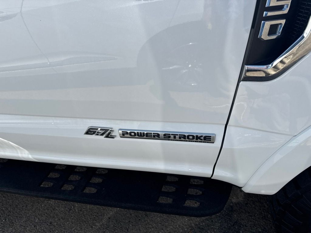 2022 Ford F-350 LARIAT