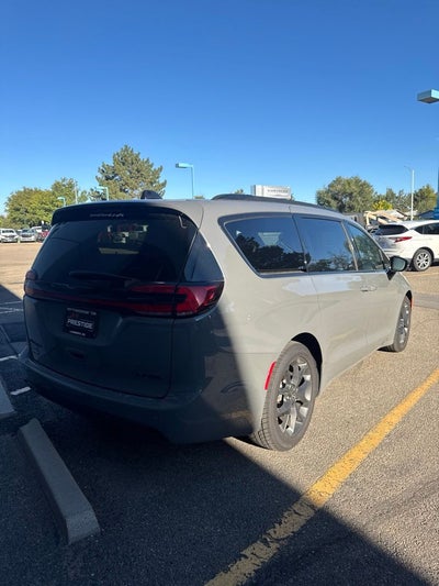 2025 Chrysler Pacifica Limited