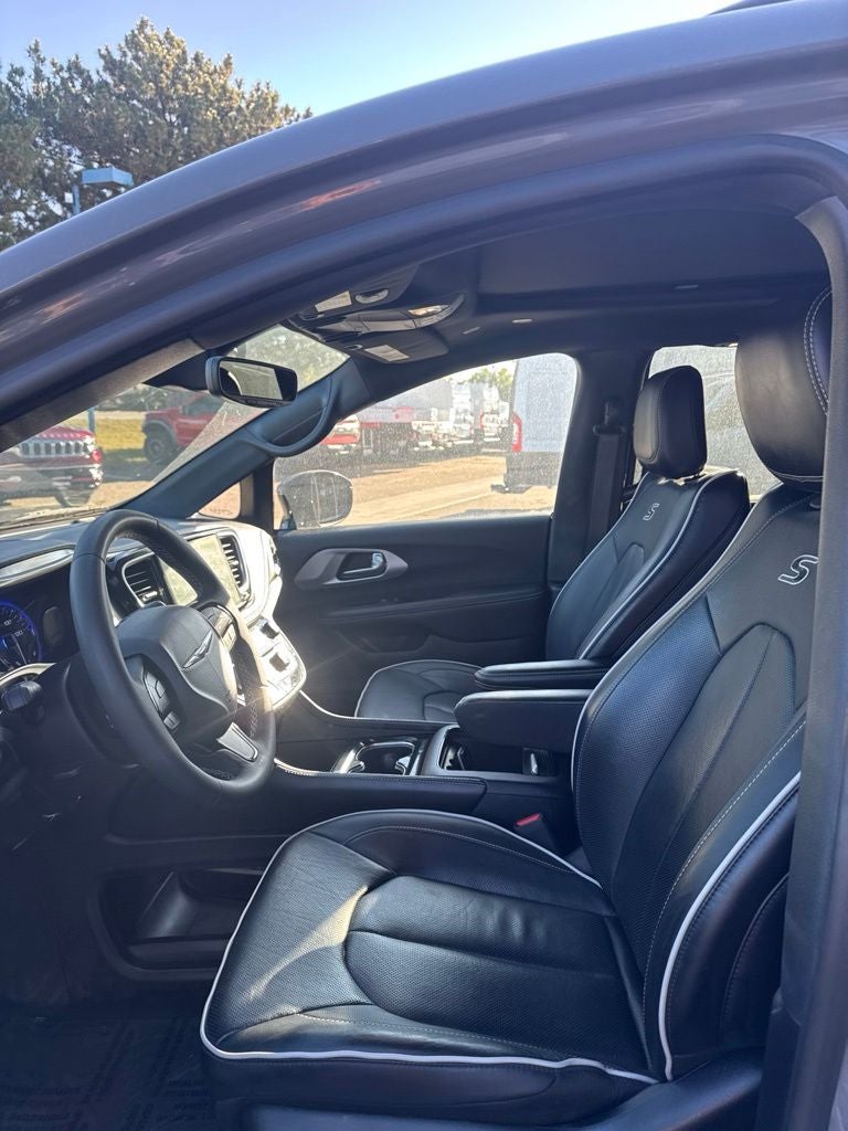 2025 Chrysler Pacifica Limited