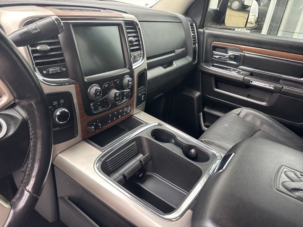 2017 RAM 2500 Laramie Crew Cab 4x4 6'4' Box