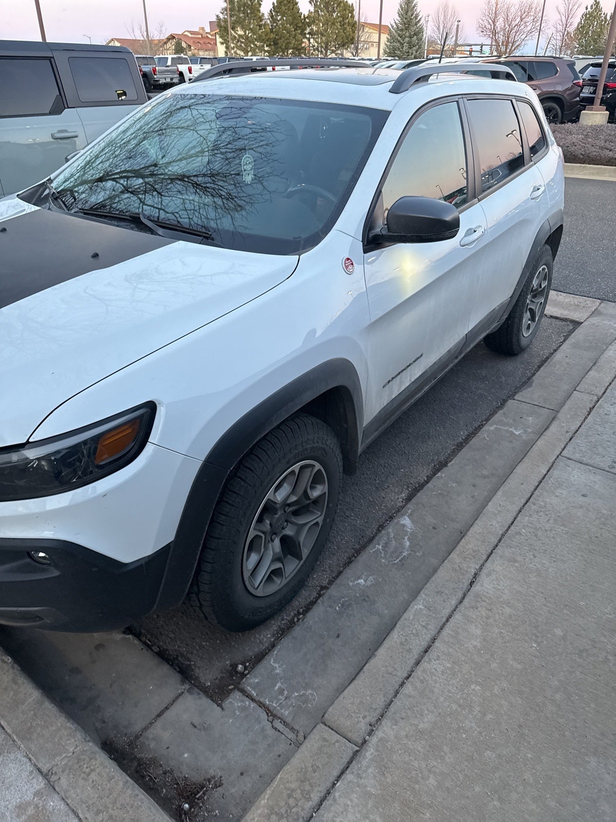 2020 Jeep Cherokee Trailhawk