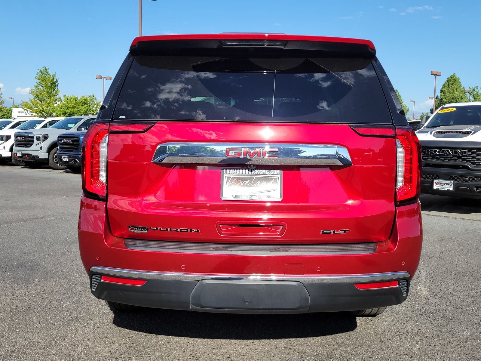 2023 GMC Yukon SLT