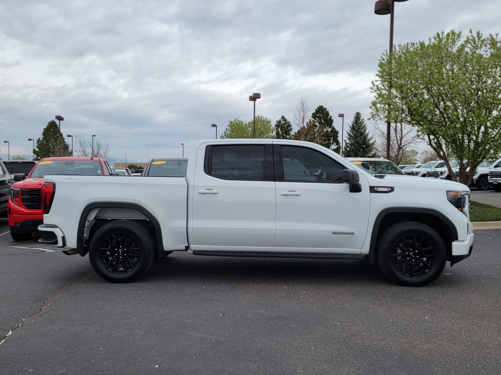 2025 GMC Sierra 1500 Elevation