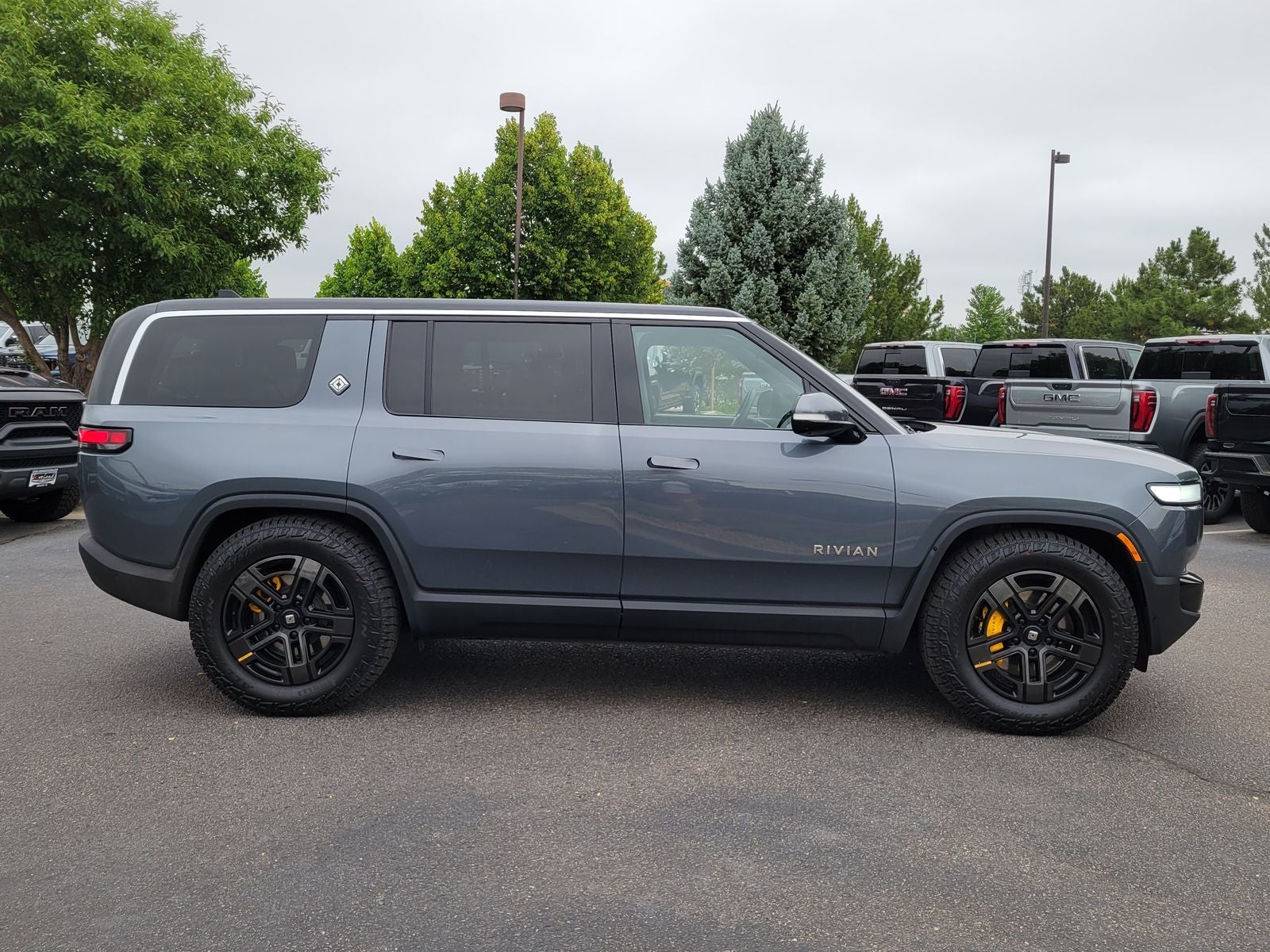 2024 Rivian R1S Adventure