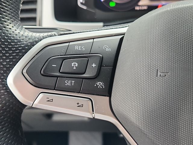 2022 Volkswagen Atlas Cross Sport 3.6L V6 SEL Premium R-Line