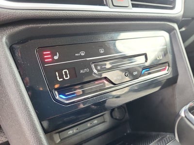2025 Volkswagen Taos SE