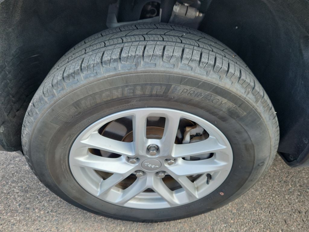 2023 Jeep Grand Cherokee L Laredo 4x4