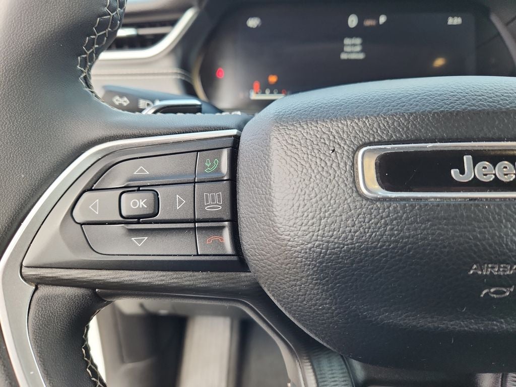 2023 Jeep Grand Cherokee L Laredo 4x4