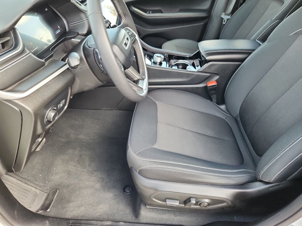 2023 Jeep Grand Cherokee L Laredo 4x4