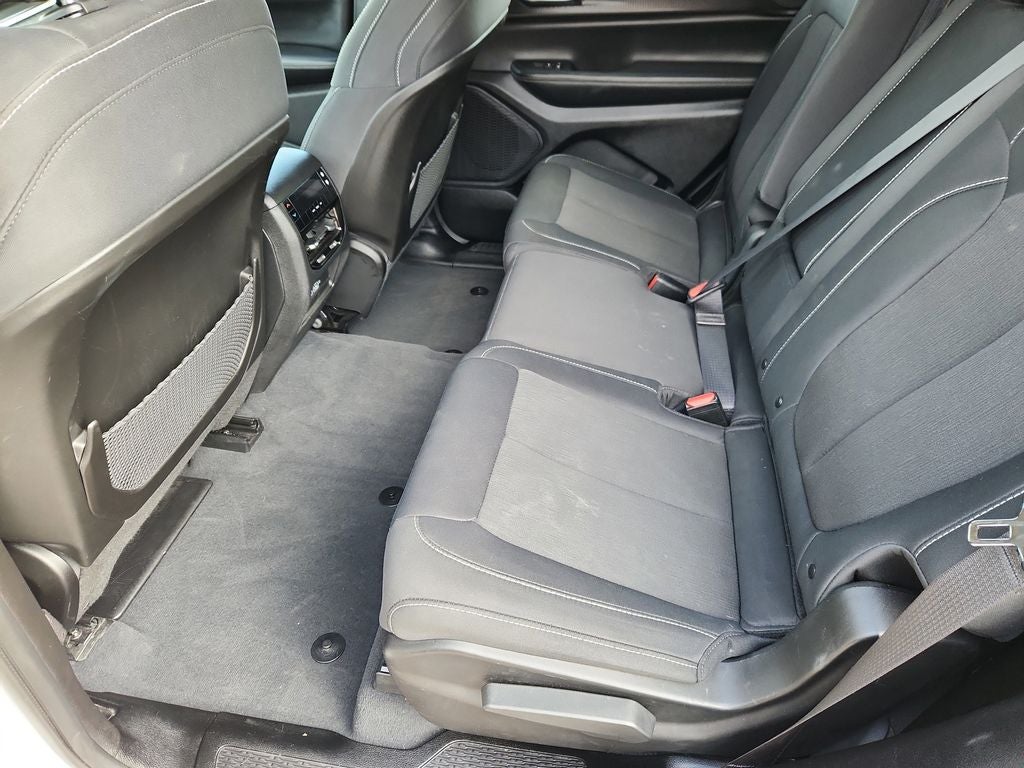 2023 Jeep Grand Cherokee L Laredo 4x4