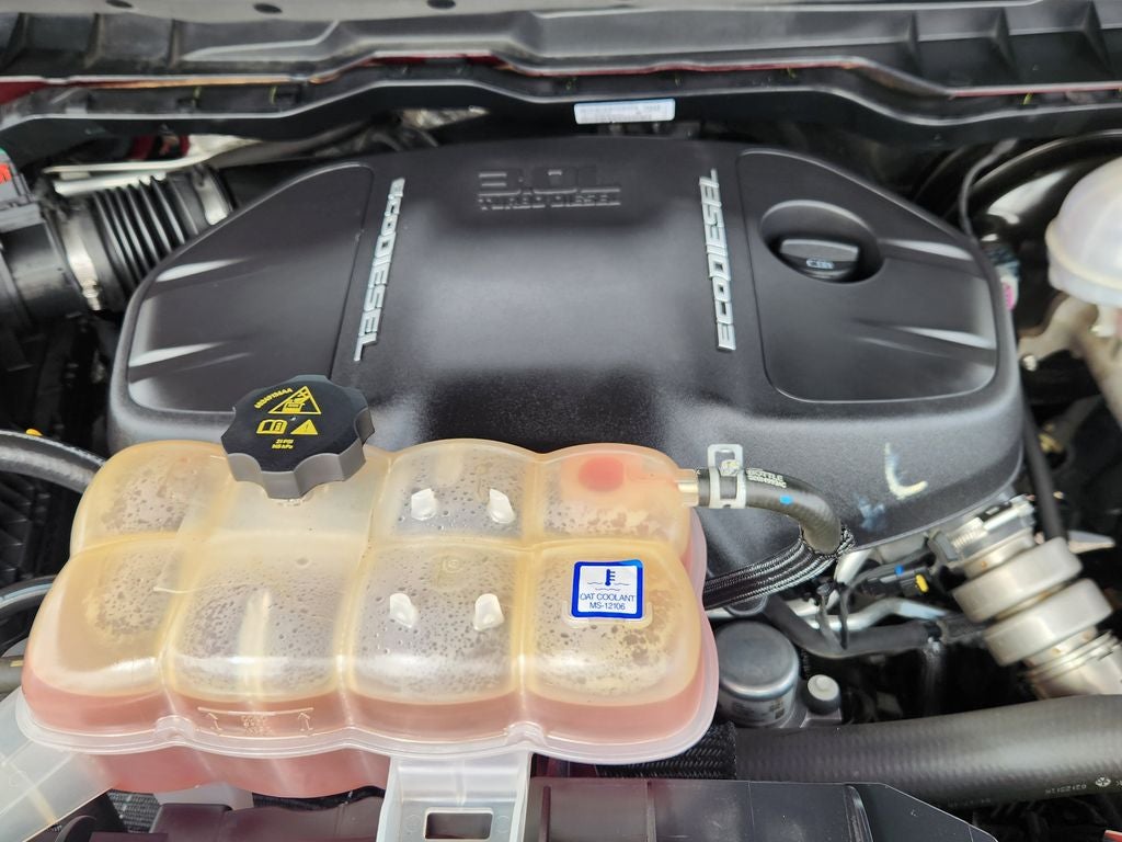 2018 RAM 1500 Laramie Crew Cab 4x4 5'7' Box