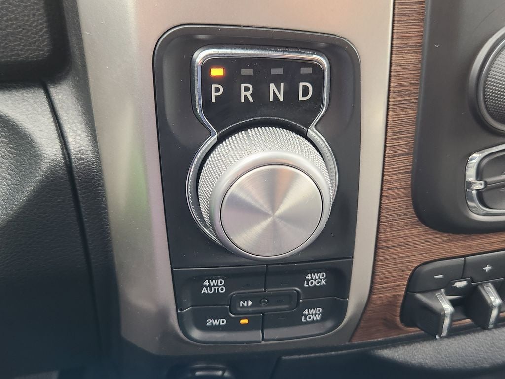 2018 RAM 1500 Laramie Crew Cab 4x4 5'7' Box