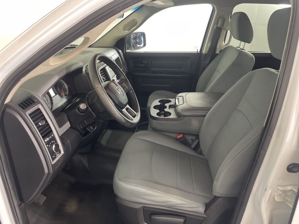 2017 RAM 1500 Tradesman Crew Cab 4x4 6'4' Box
