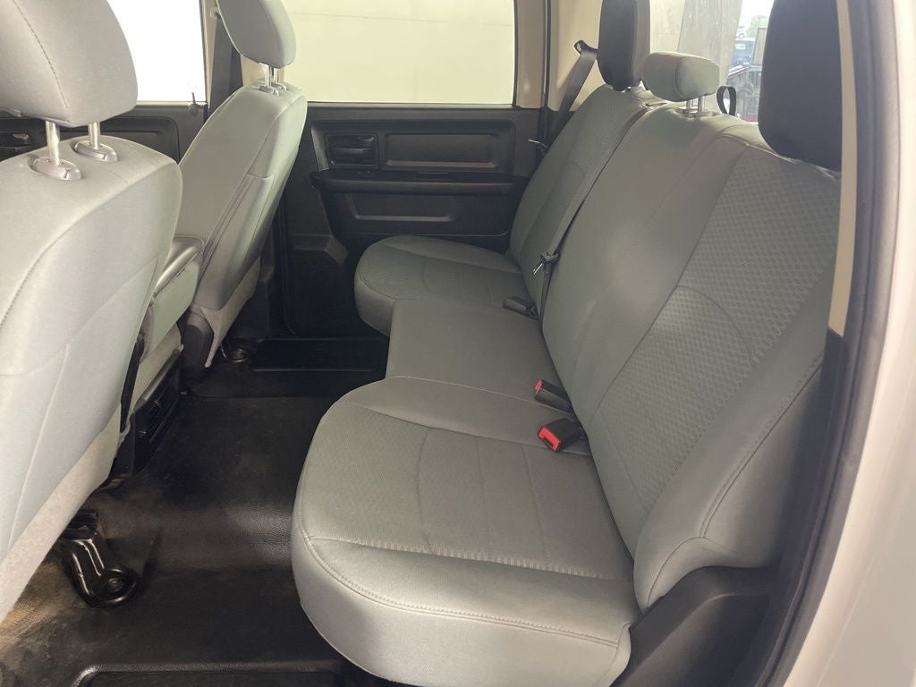 2017 RAM 1500 Tradesman Crew Cab 4x4 6'4' Box