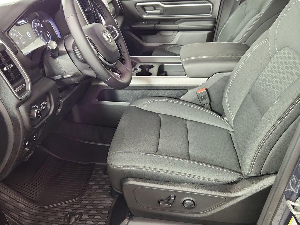 2025 RAM 1500 Big Horn Crew Cab 4x4 5'7' Box