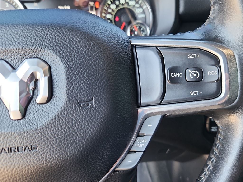 2023 RAM 1500 Laramie Crew Cab 4x4 5'7' Box