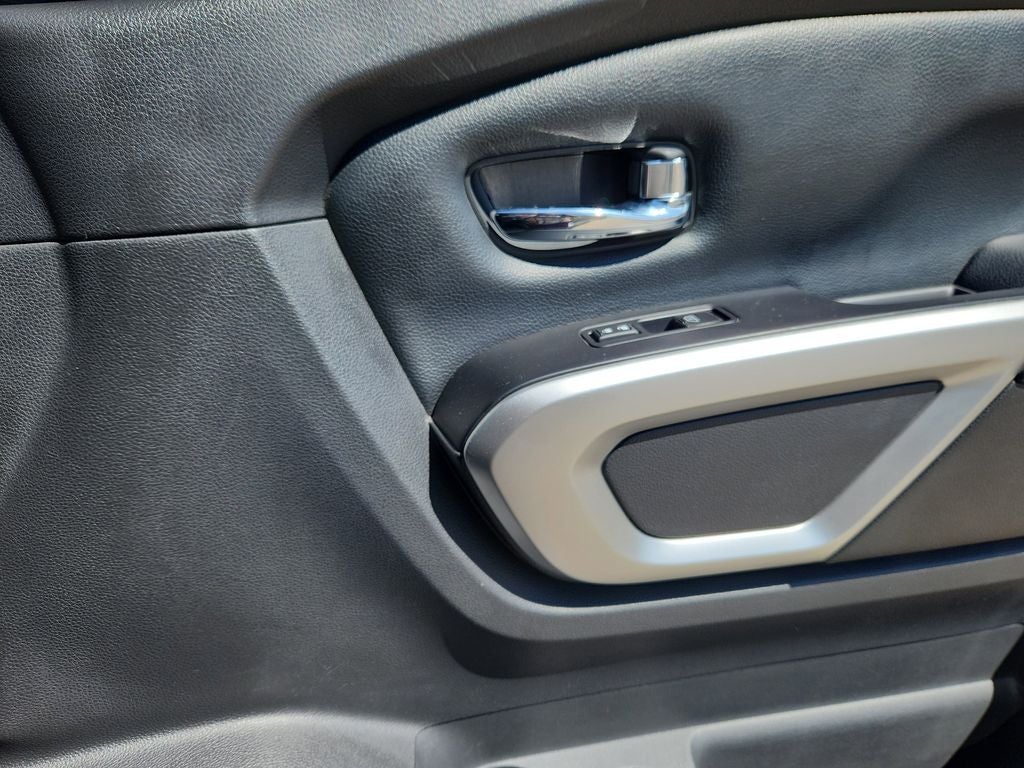 2016 Nissan TITAN XD SL Diesel