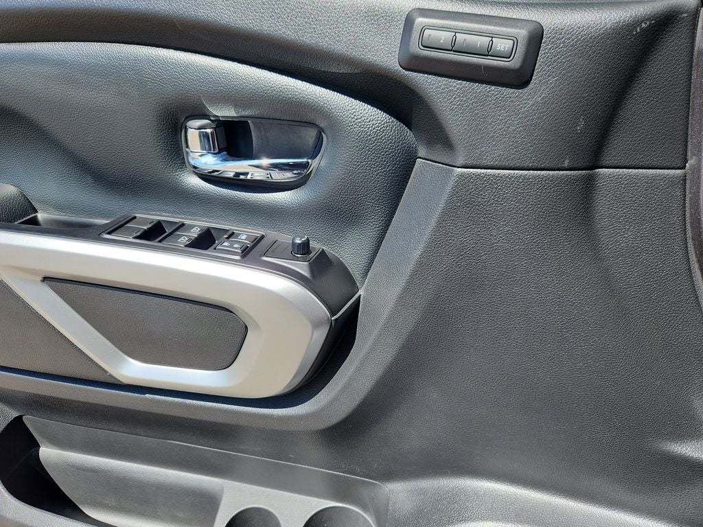 2016 Nissan TITAN XD SL Diesel