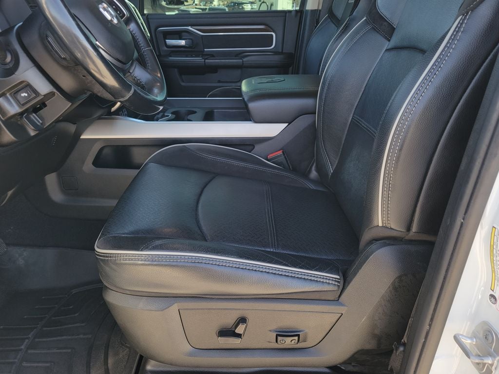 2022 RAM 2500 Laramie Crew Cab 4x4 6'4' Box