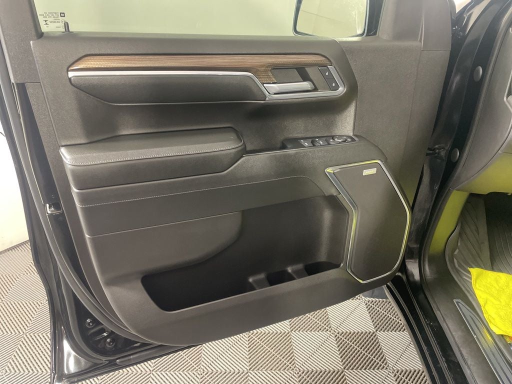 2023 Chevrolet Silverado 1500 4WD Crew Cab Short Bed RST