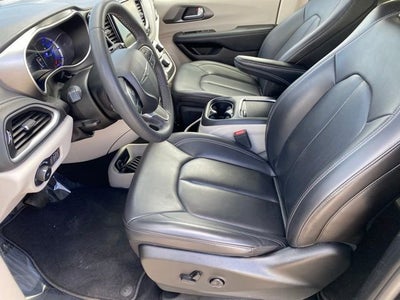 2023 Chrysler Pacifica Hybrid Touring L