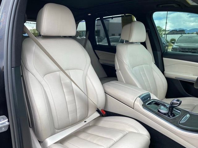 2020 BMW X5 M50i