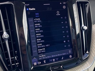 2023 Volvo XC60 Plus Bright Theme