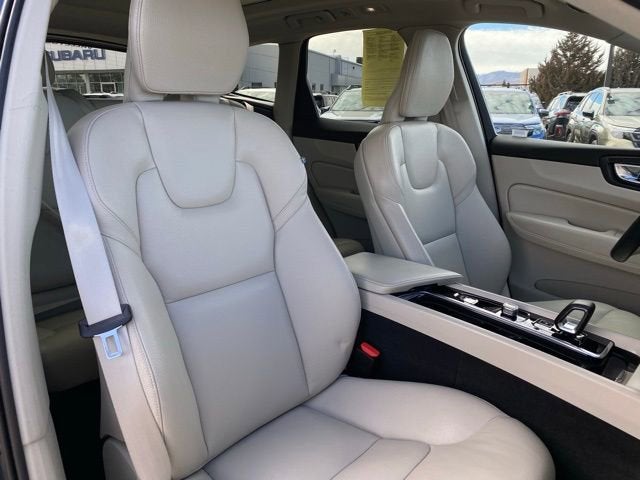 2023 Volvo XC60 Plus Bright Theme