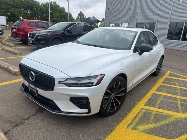 2021 Volvo S60 T5 Momentum