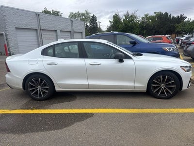 2021 Volvo S60 T5 Momentum