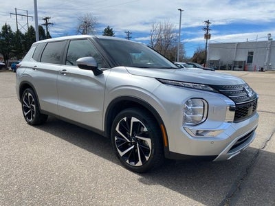 2024 Mitsubishi Outlander SE Black Edition