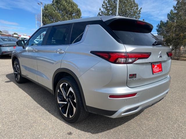 2024 Mitsubishi Outlander Base