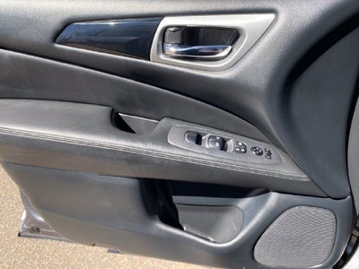 2018 Nissan Pathfinder SV