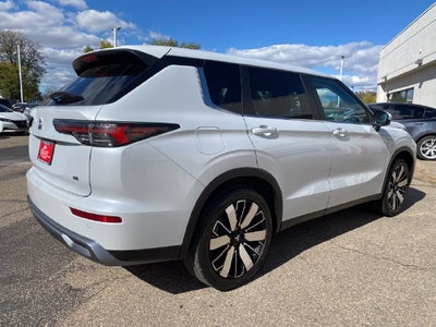 2025 Mitsubishi Outlander SE