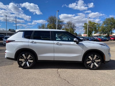 2025 Mitsubishi Outlander SE