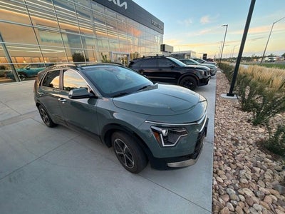 2025 Kia Niro SX