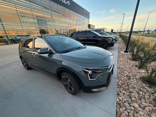 2025 Kia Niro SX