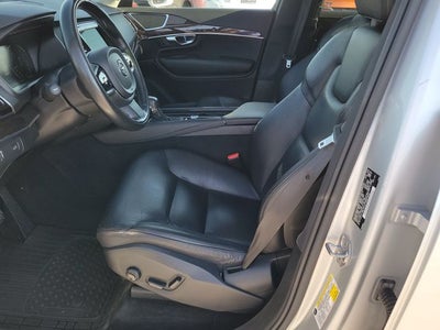 2017 Volvo XC90 T6 Momentum
