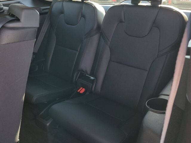 2017 Volvo XC90 T6 Momentum